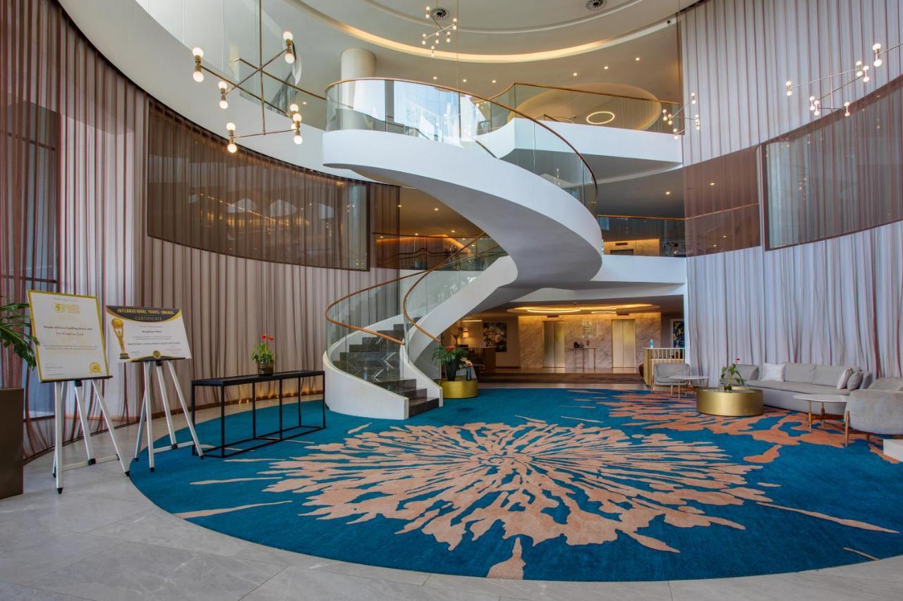 The Houghton Hotel, Spa, Wellness & Golf Joanesburgo Exterior foto The lobby of the hotel